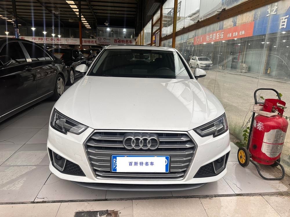 Audi A4L 2019 — фото автомобиля 1