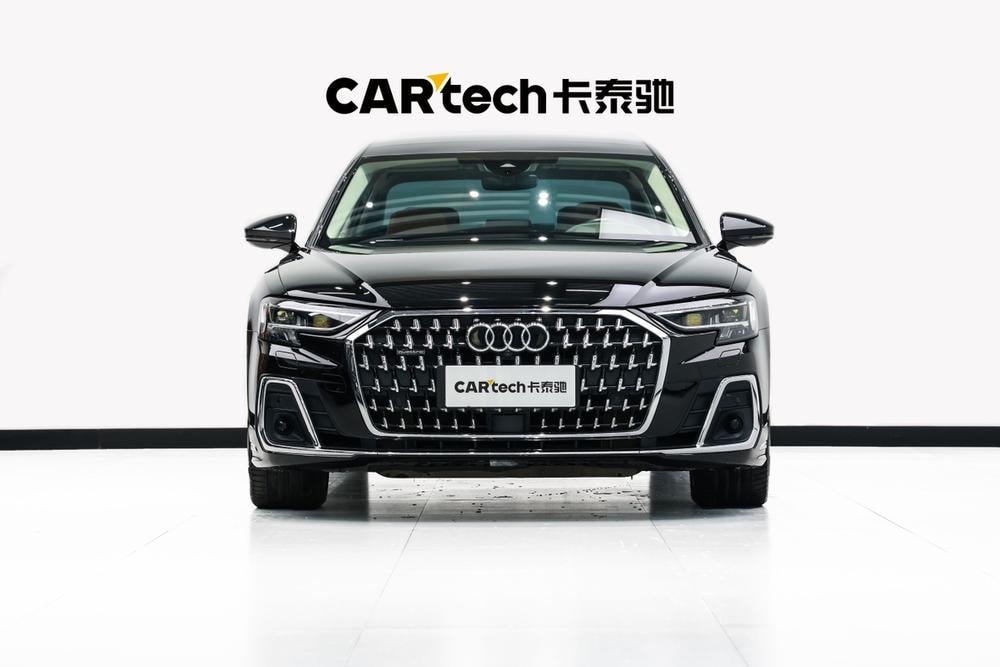 Audi A8 2024 — фото автомобиля 1