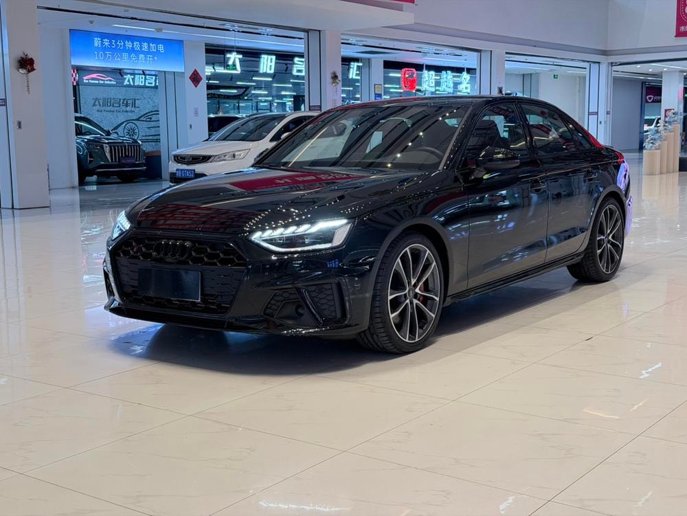 Audi S4 2024 — фото автомобиля 1