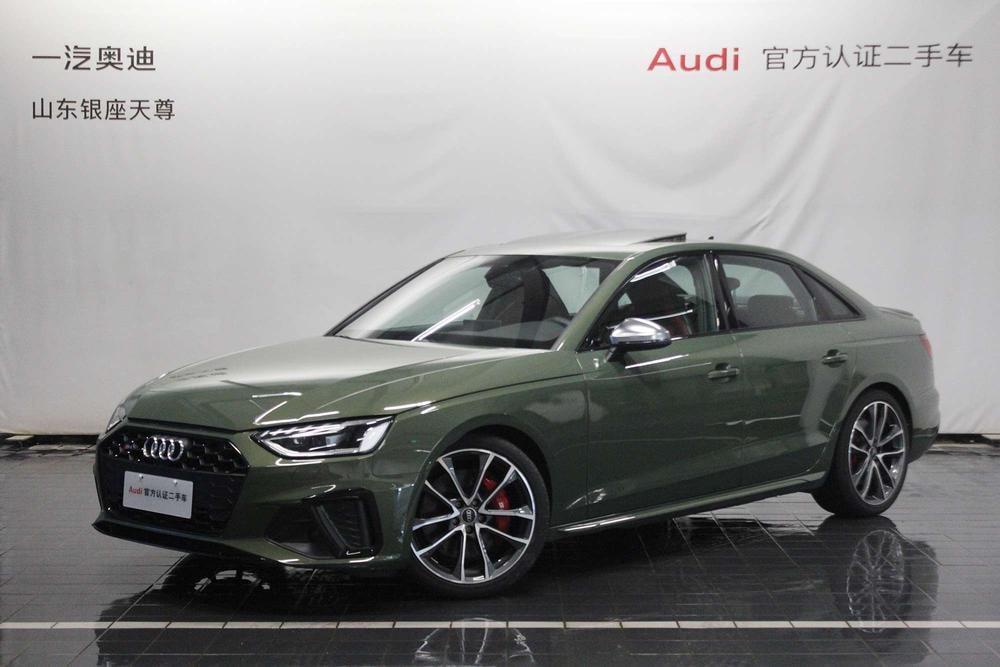 Audi S4 2023 — фото автомобиля 1