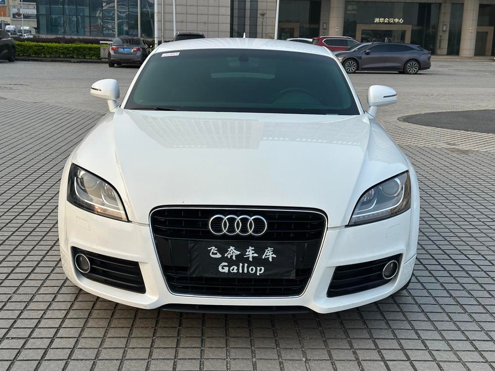Audi TT 2011 — фото автомобиля