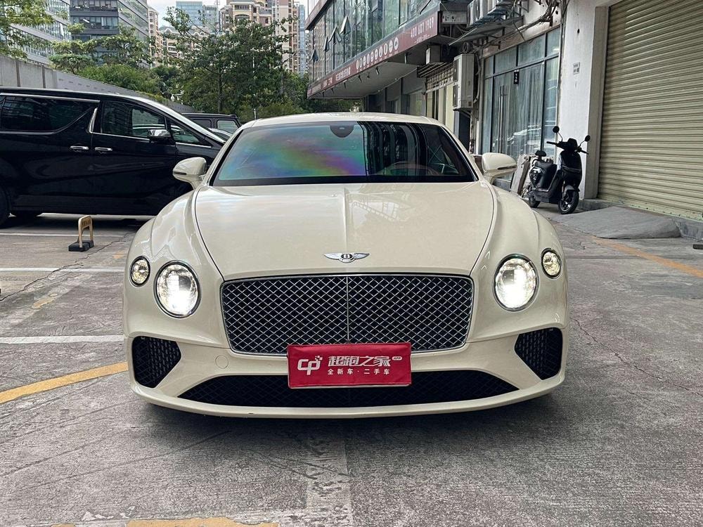 Bentley Continental 2018 — фото автомобиля 1