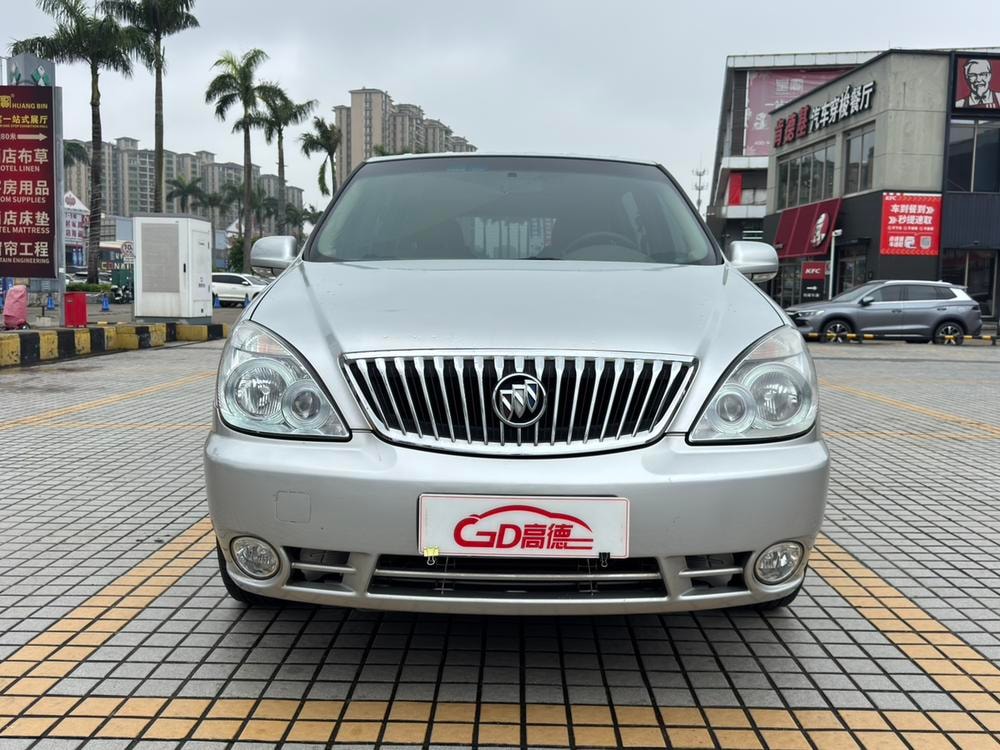 Buick GL8 2014 — фото автомобиля 1