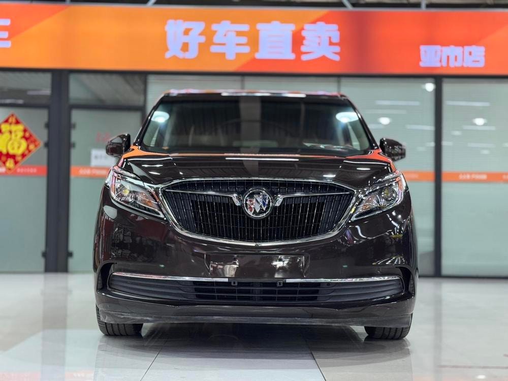 Buick GL8 2018 — фото автомобиля 1