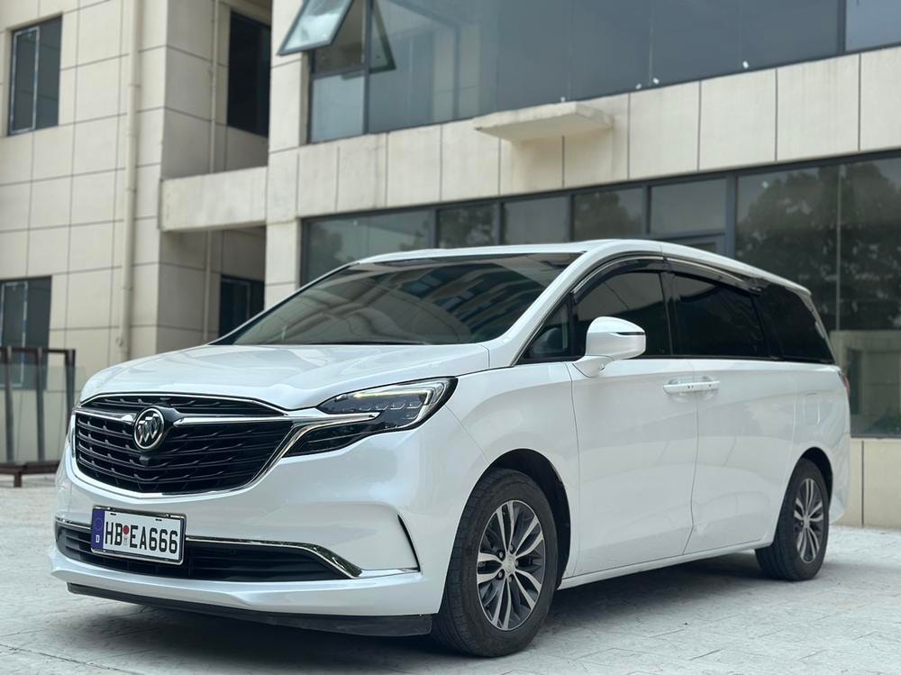 Buick GL8 2021 — фото автомобиля 1