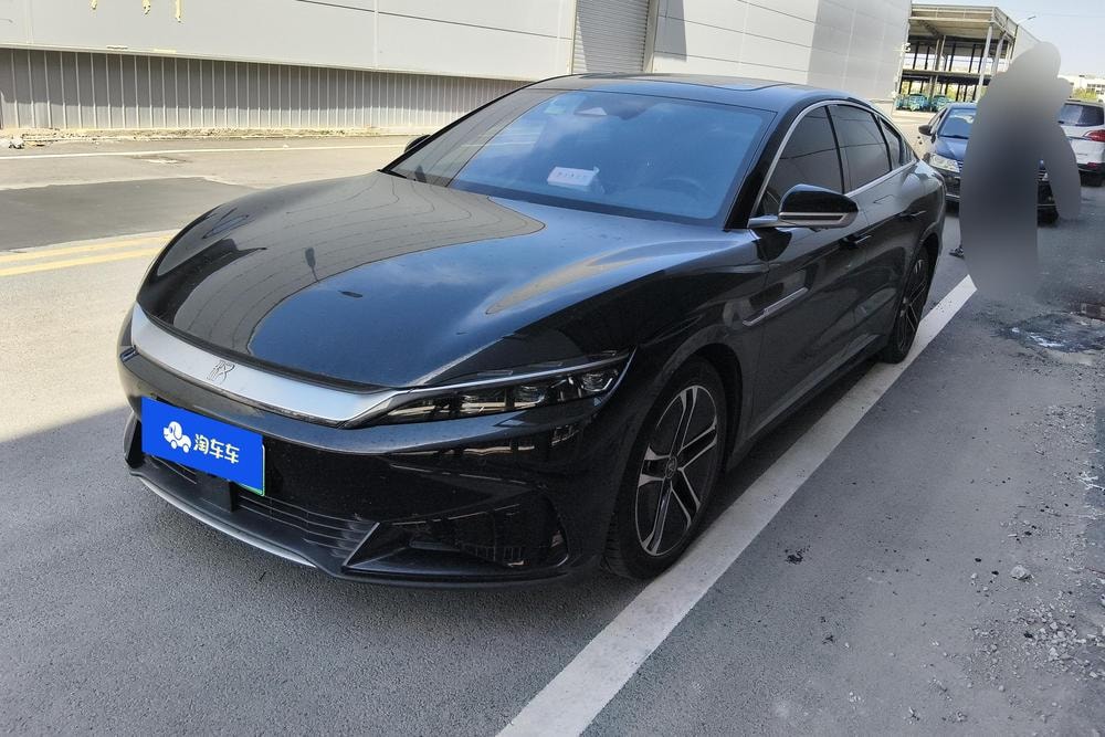 BYD Han EV 2023 — фото автомобиля 1