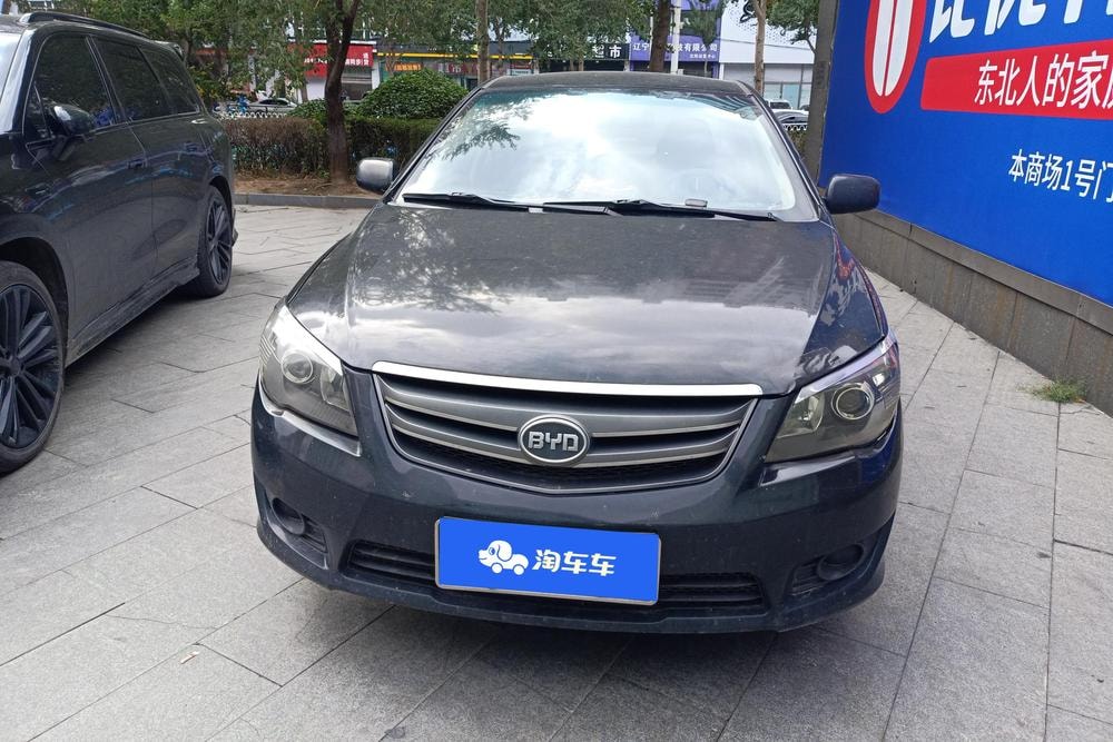 BYD L3 2013 — фото автомобиля