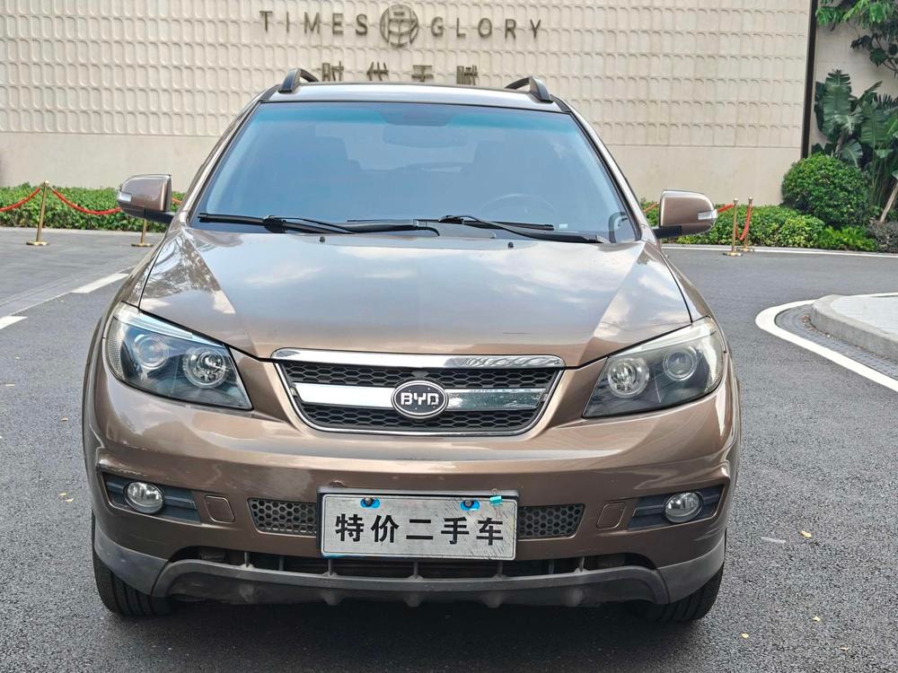 BYD S6 2014 — фото автомобиля