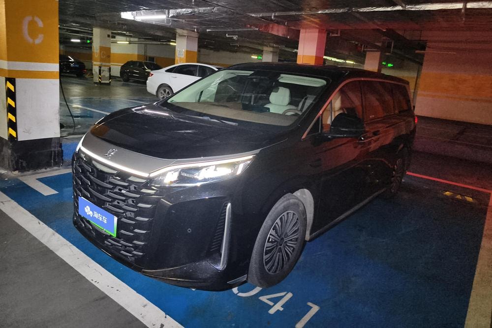 BYD Xia 2025 — фото автомобиля 1