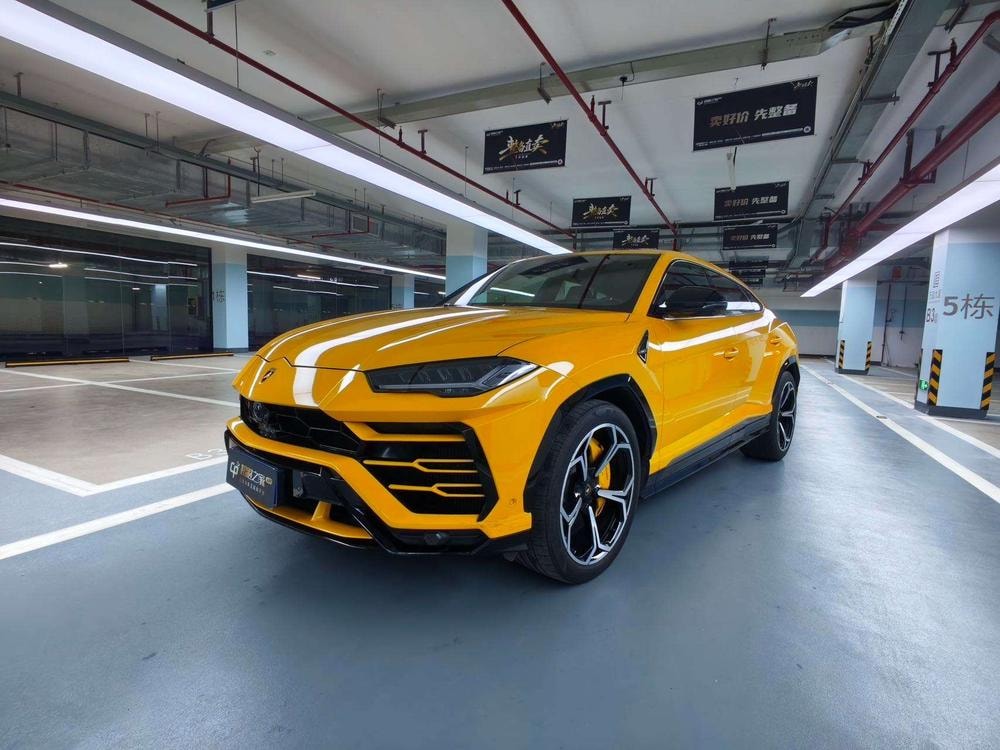 Lamborghini Urus 2021 — фото автомобиля 1