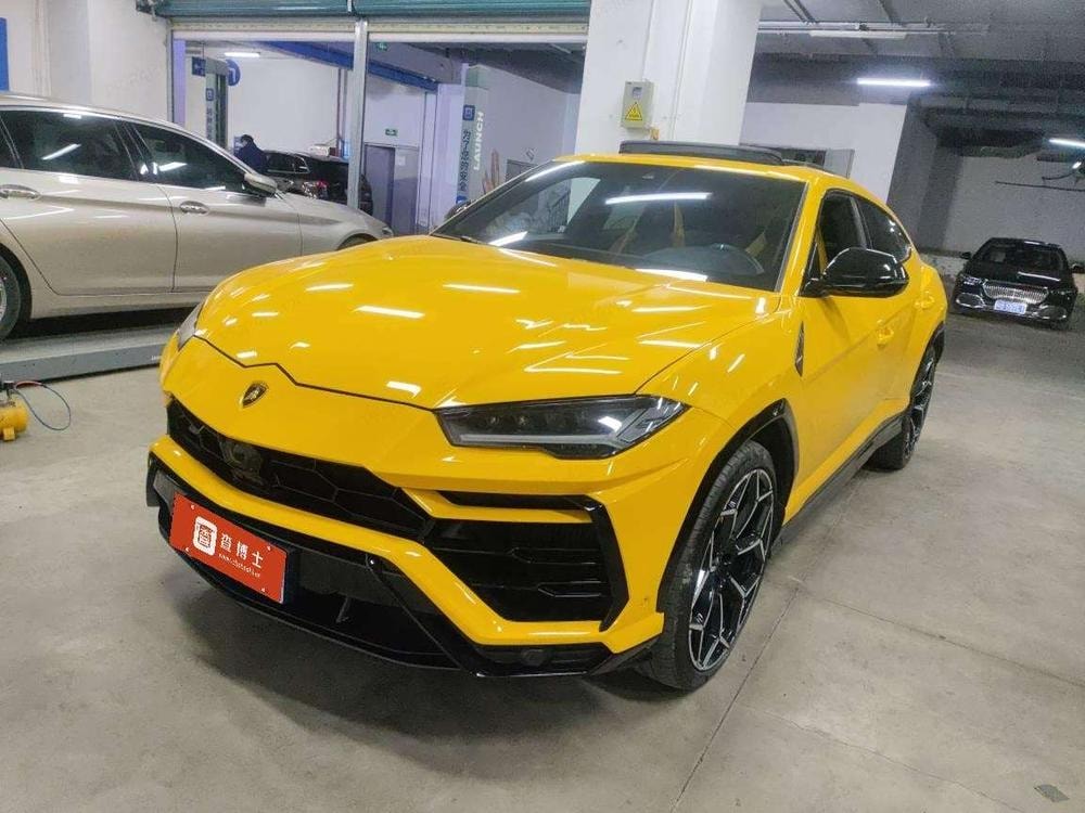 Lamborghini Urus 2021 — фото автомобиля 1