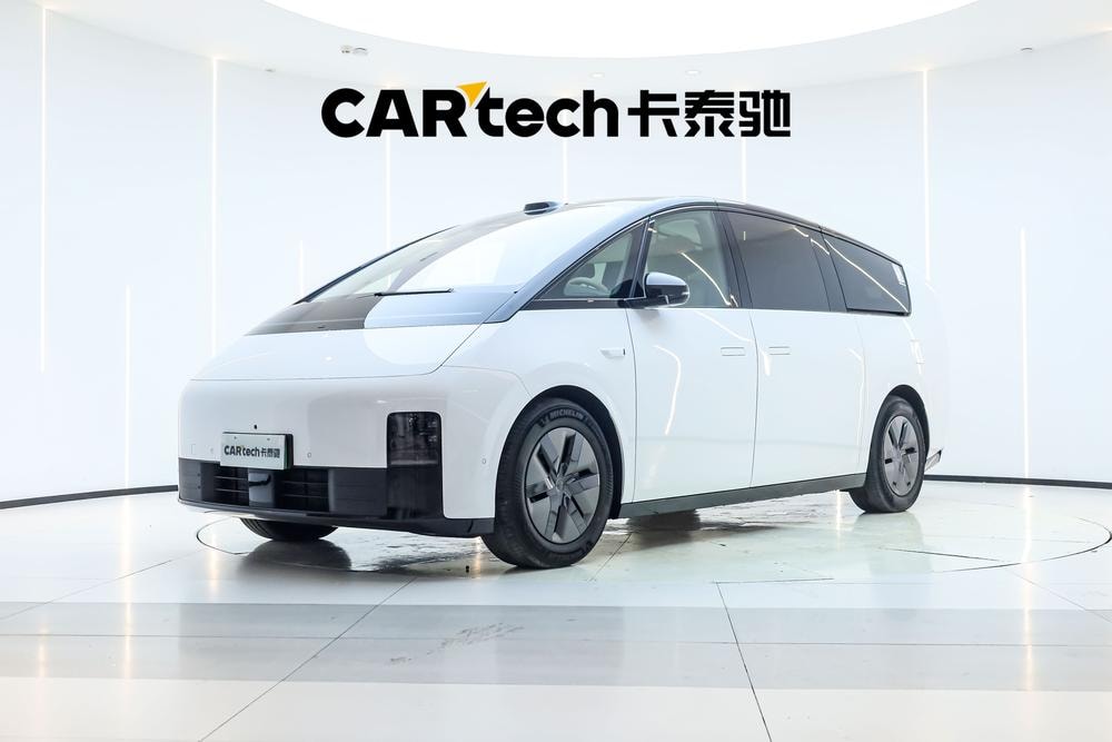 Li Auto MEGA 2025 — фото автомобиля 1