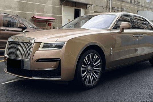 Rolls-Royce Ghost 2021 — фото автомобиля 1