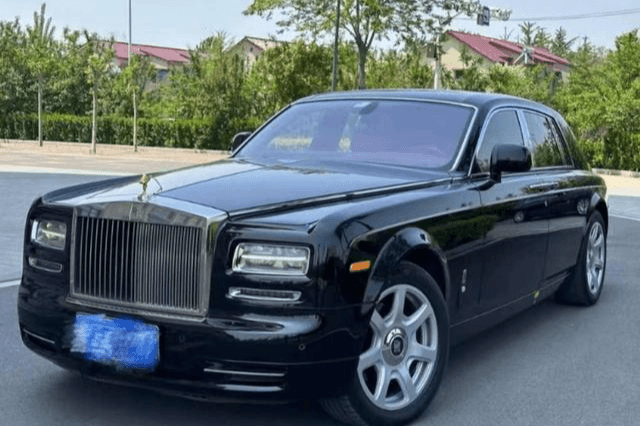 Rolls-Royce Phantom 2013 — фото автомобиля 1