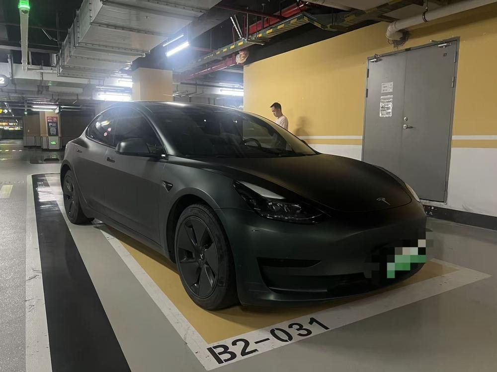 Tesla Model 3 2022 — фото автомобиля 1