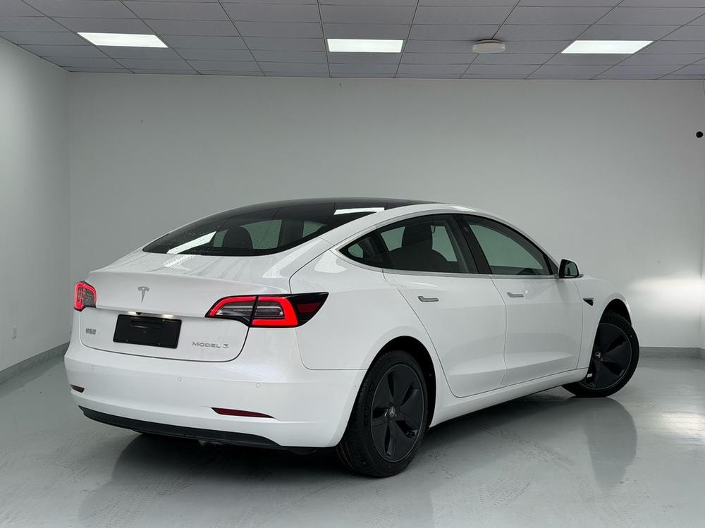 Tesla Model 3 2019 — фото автомобиля 1