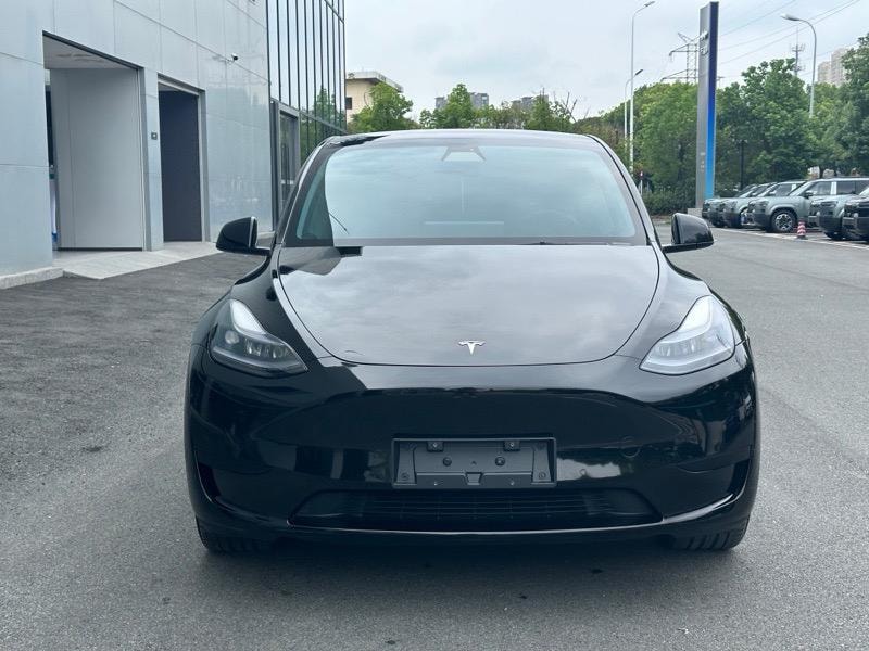 Tesla Model Y 2022 — фото автомобиля 1