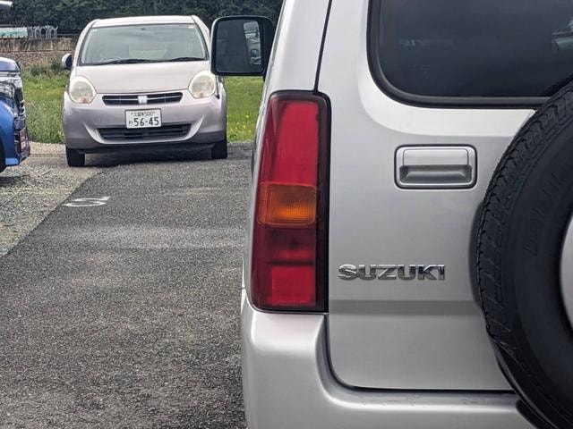 Suzuki JIMNY 2017 — фото автомобиля 1