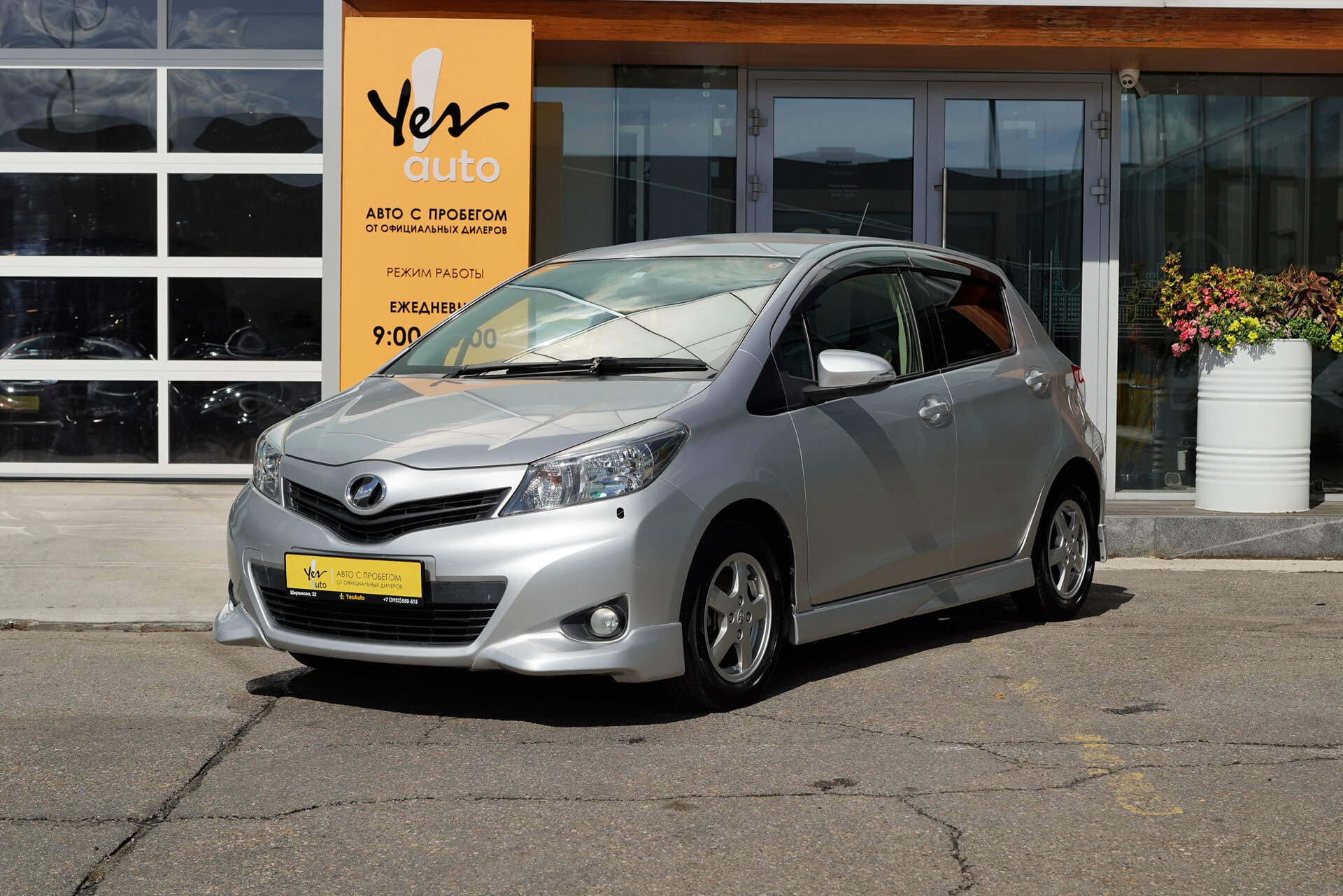Toyota Vitz 2012 — фото автомобиля
