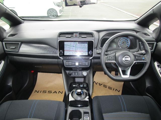 Nissan LEAF 2024 — фото автомобиля 1