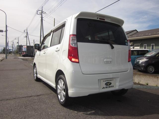 Suzuki WAGON R 2013 — фото автомобиля 1