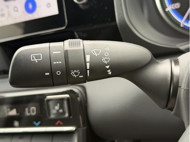 Toyota VOXY 2022 — фото автомобиля 1