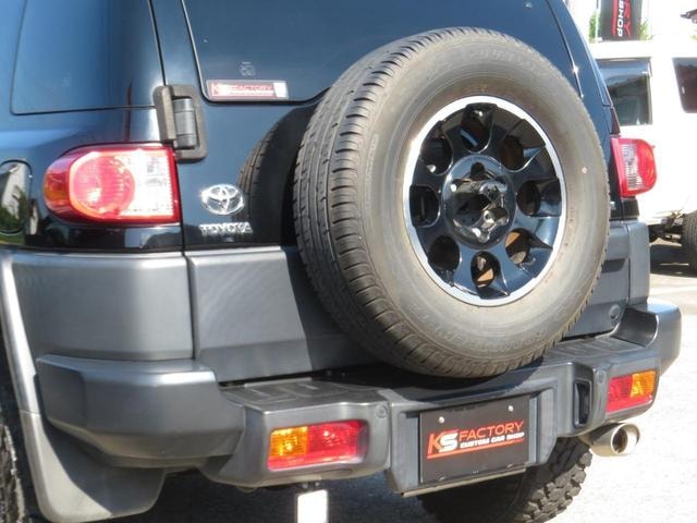 Toyota FJ CRUISER 2011 — фото автомобиля 1