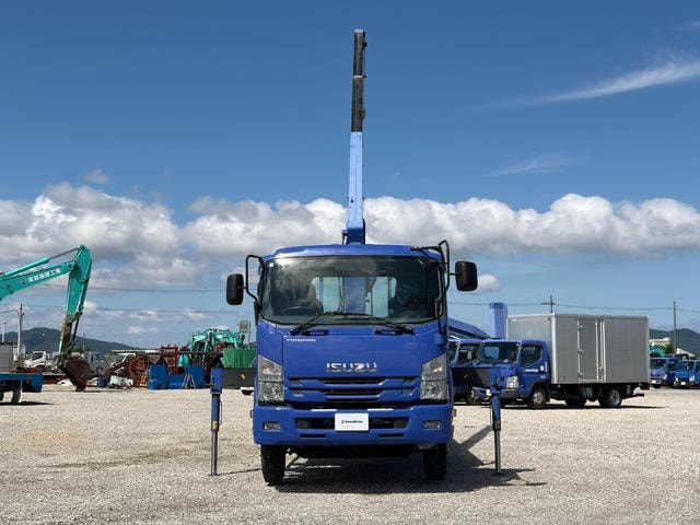 Isuzu FORWARD 2017 — фото автомобиля 1