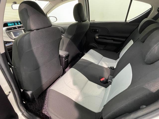 Toyota AQUA 2013 — фото автомобиля 1