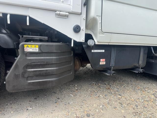 Isuzu ELF TRUCK 2018 — фото автомобиля 1
