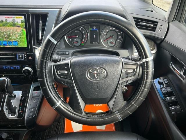 Toyota VELLFIRE 2016 — фото автомобиля 1