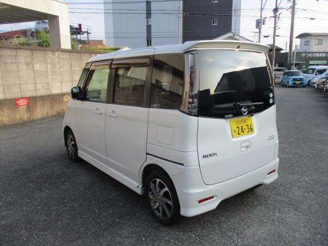 Nissan ROOX 2011 — фото автомобиля 1
