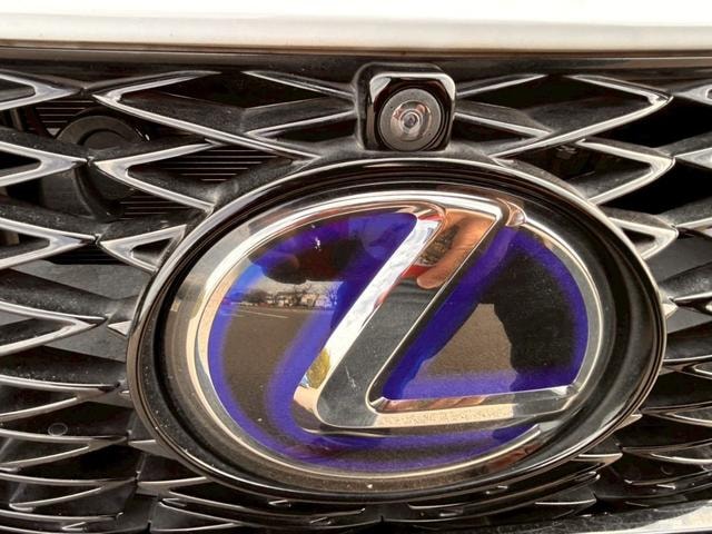 Lexus IS 2020 — фото автомобиля 1