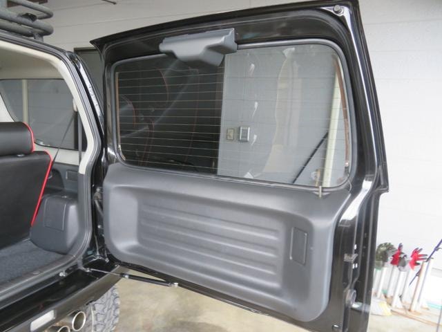 Suzuki JIMNY 2005 — фото автомобиля 1