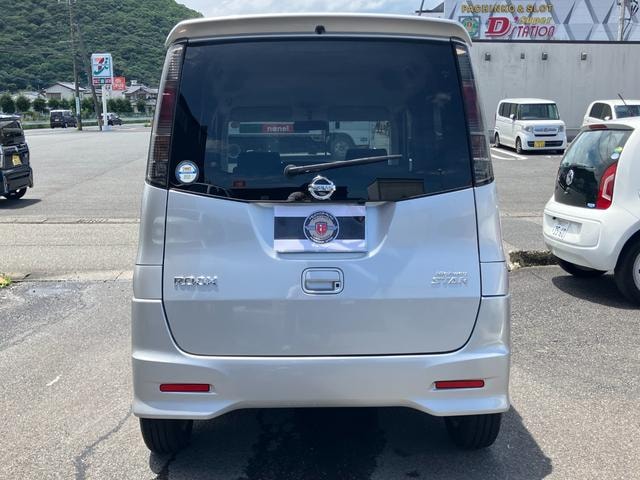 Nissan ROOX 2011 — фото автомобиля 1