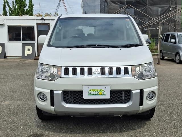 Mitsubishi DELICA D:5 2014 — фото автомобиля 1