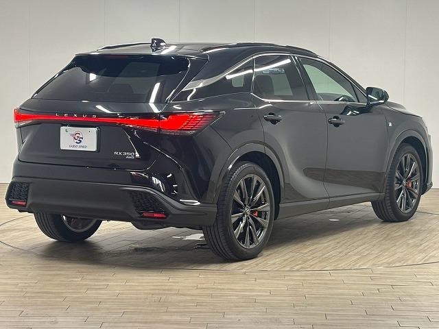 Lexus RX 2025 — фото автомобиля 1