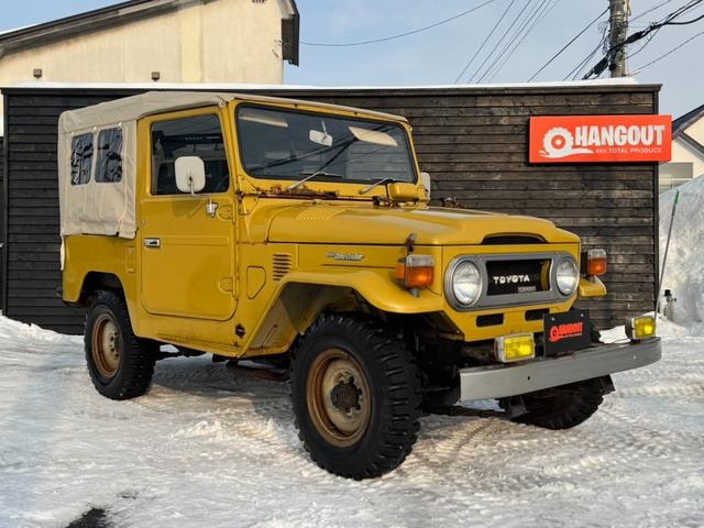 Toyota LAND CRUISER 40 1977 — фото автомобиля