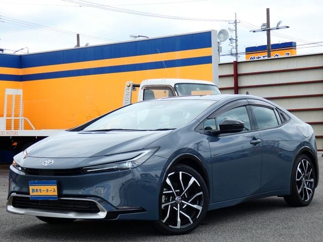 Toyota PRIUS 2023 — фото автомобиля 1