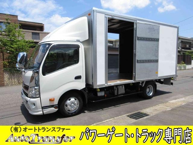 Hino DUTRO 2017 — фото автомобиля 1