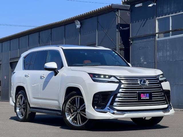 Lexus LX 2023 — фото автомобиля 1