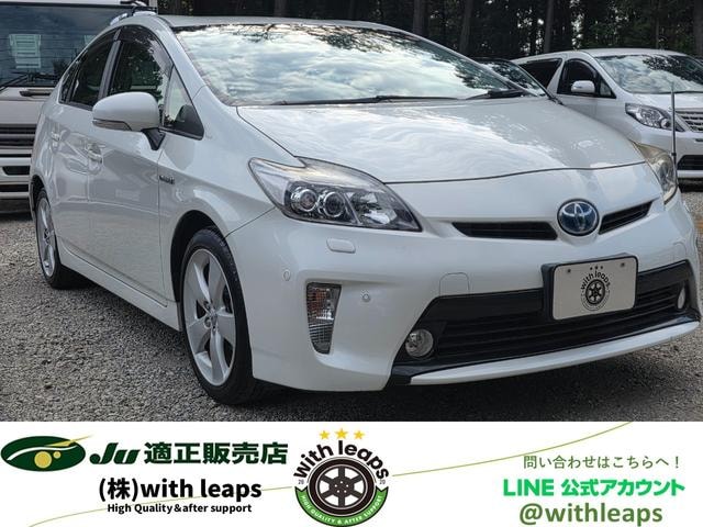 Toyota PRIUS 2015 — фото автомобиля 1