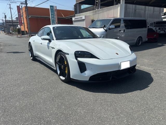 Porsche TAYCAN 2021 — фото автомобиля