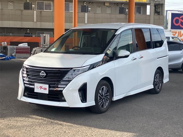 Nissan SERENA 2024 — фото автомобиля 1