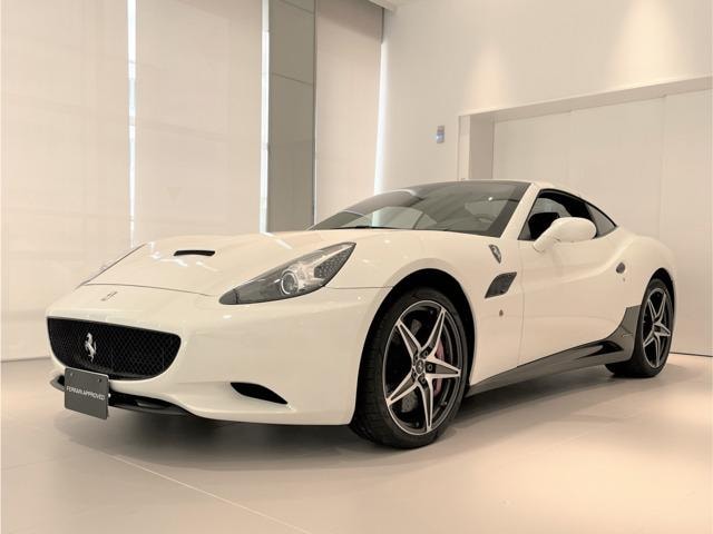Ferrari CALIFORNIA 2011 — фото автомобиля