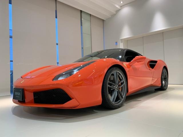 Ferrari 488 GTB 2017 — фото автомобиля